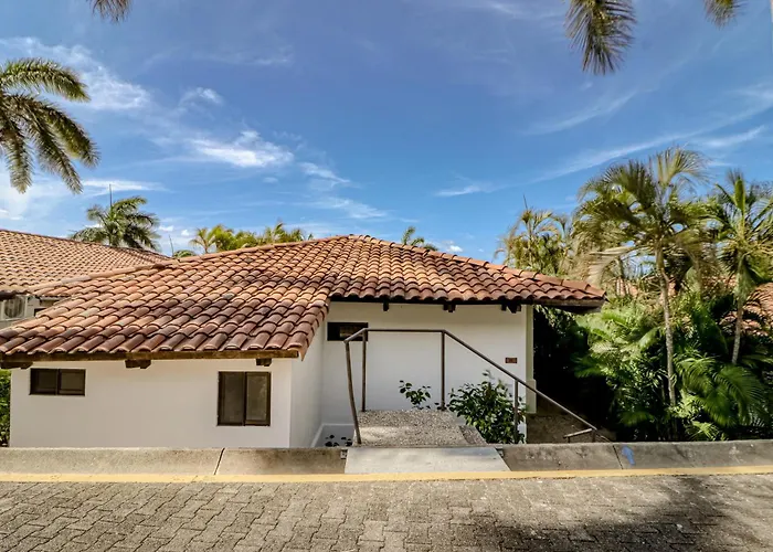 Pool & Access: 2-unit Base In Playa Hermana Villa Playa Hermosa (Guanacaste)