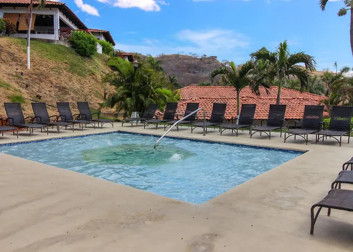 Pool & Access: 2-unit Base In Playa Hermana * Playa Hermosa (Guanacaste)